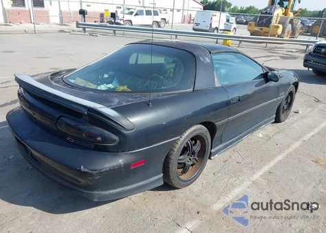 2002 Chevrolet Camaro Z28 z USA, uszkodzony, nr VIN 2G1FP22G022134223